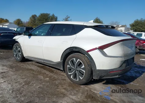 2022 Kia Ev6 Wind z USA, uszkodzony, nr VIN KNDC3DLC3N5075934